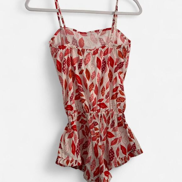 The Lazy Poet Lips Print Pajama Romper  Whimsical Novelty Ruffle Sleepwear new S - Picture 3 of 6